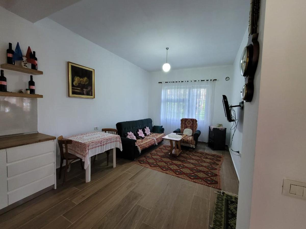 Villa Bujtinat Skenderi Gjinar 2 Extérieur photo