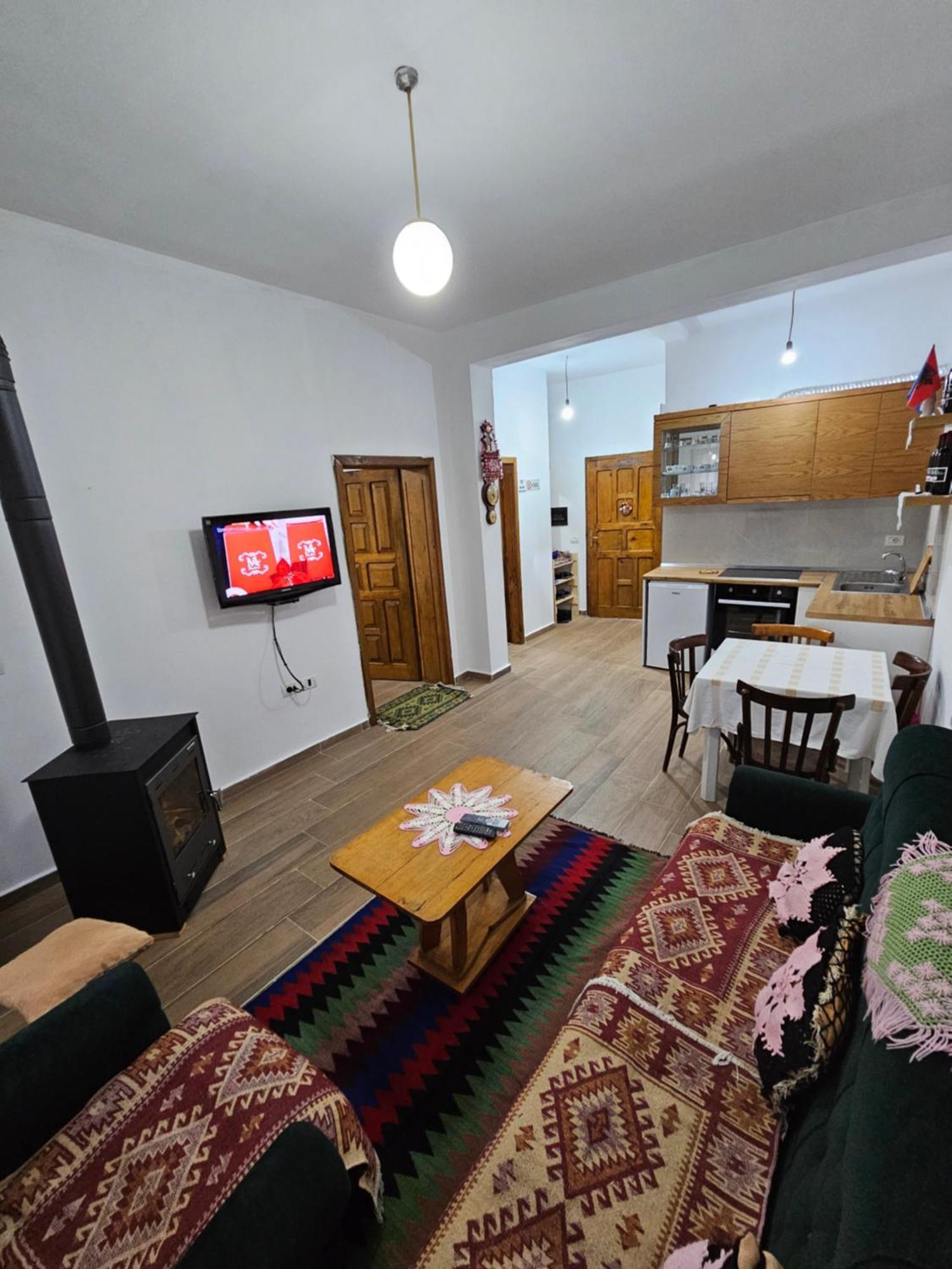 Villa Bujtinat Skenderi Gjinar 2 Extérieur photo
